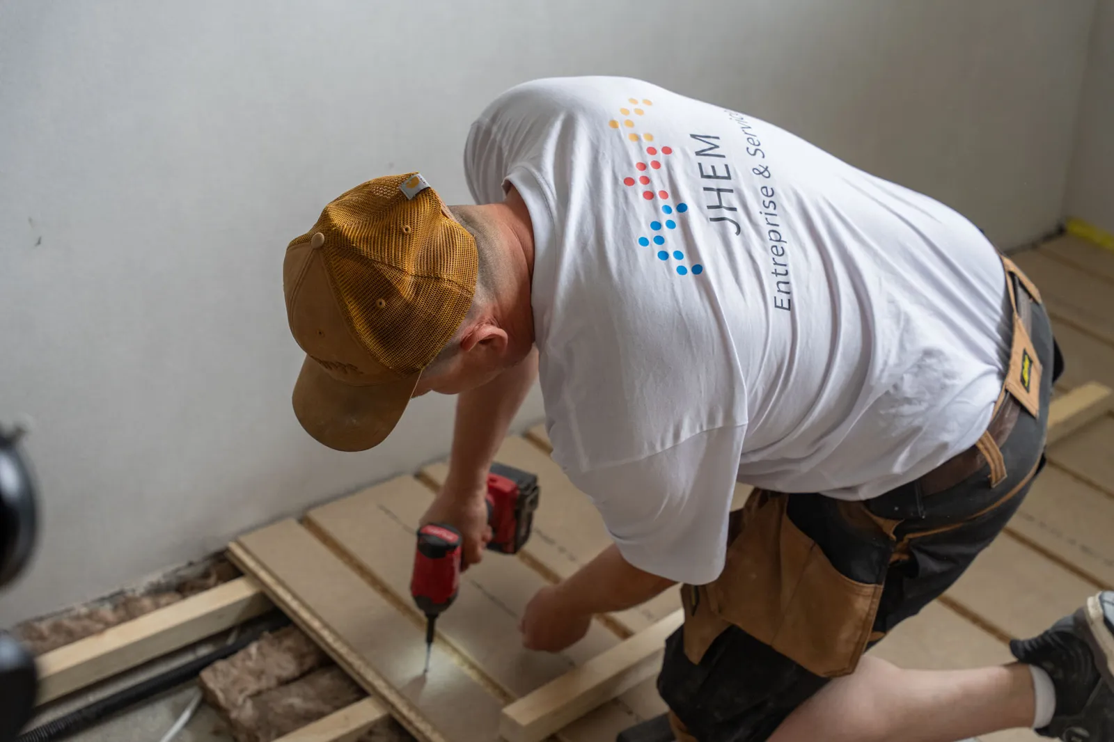 Gulvlægning under en lejlighedsrenovering